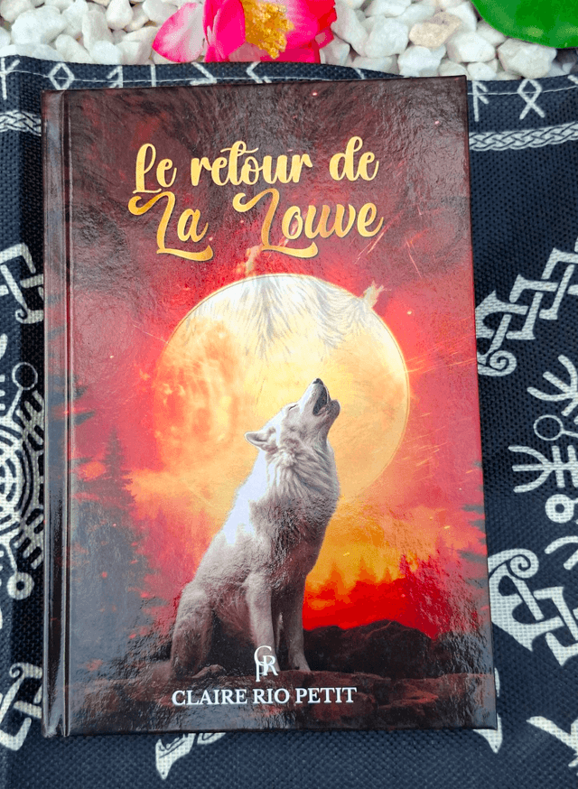 Le retour de la louve - relié - romance fantastique entre légendes, passion et loups-garous